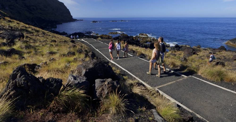 Cómo es la playa de agua caliente más famosa de Portugal 