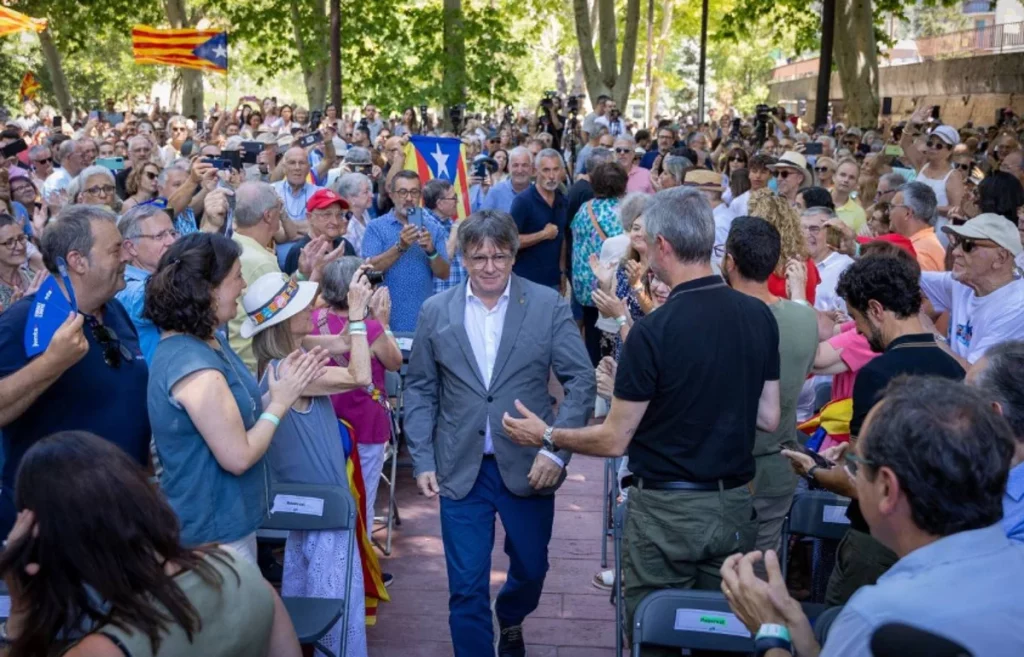 Carles Puigdemont regresa a Barcelona con la inacción de los Mossos d'Esquadra