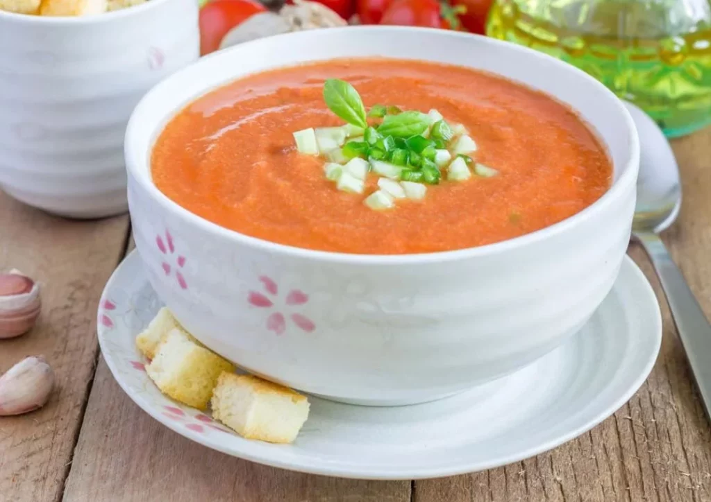 ¿Por qué preparar esta deliciosa sopa fría de la gastronomía Española?