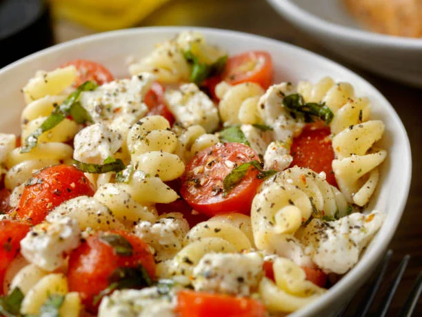 Ingredientes y preparación de la ensalada de pasta