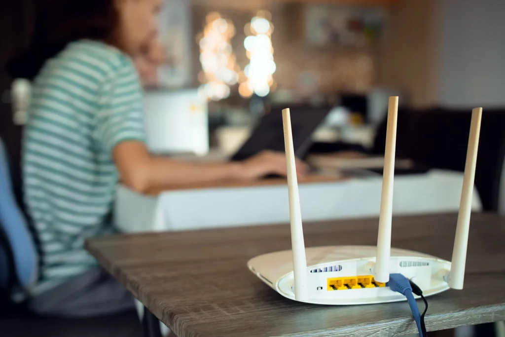 Por qué no debes colocar el router WiFi cerca del Smart TV