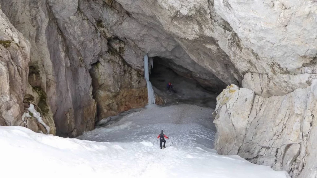 Hielo eterno: la cueva más misteriosa de Picos de Europa 