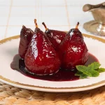 Aprende a hacer este delicioso y típico postre: peras al vino tinto