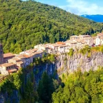 La Garrotxa (Girona), tierra de volcanes a los pies de los Pirineos