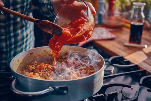 Ingredientes básicos para unas patatas a la boloñesa