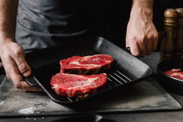 Los problemas de cocinar carne congelada directamente