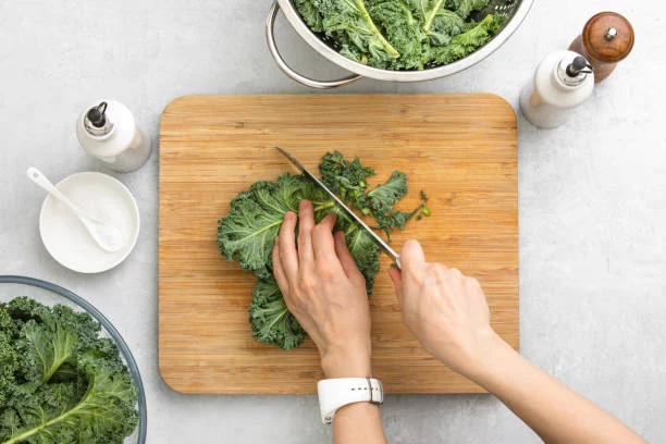 Cómo preparar chips de kale en la freidora de aire