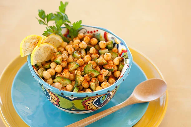 Ensaladas con proteína: garbanzos y manzanas