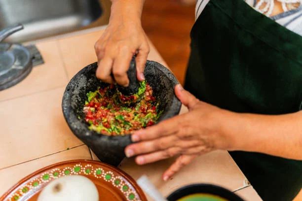 El truco del mortero para un guacamole de estrella Michelin