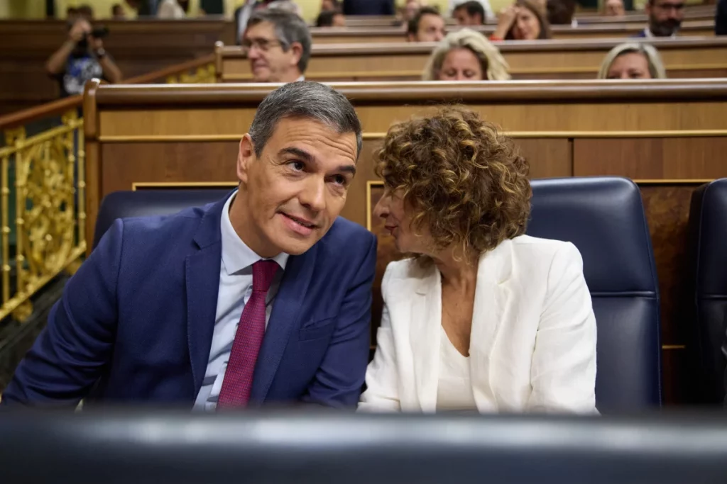 Pedro Sánchez y María Jesús Montero, presidente del Gobierno y ministra de Hacienda, respectivamente