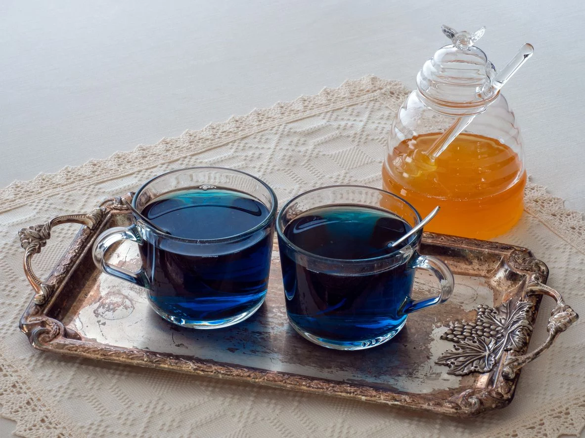 LOS BENEFICIOS DEL TÉ AZUL PARA EL ÁNIMO Y LA SALUD