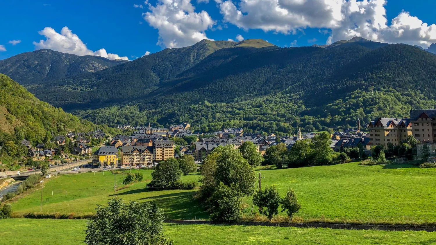 VIELHA LA SUIZA ESPAÑOLA: UN PUEBLO CON ENCANTO Y TRADICIÓN