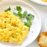 Dale un giro a tus desayunos con estas tres recetas de huevos que son pura diversión