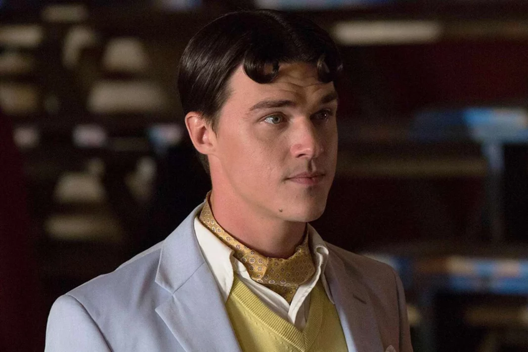 Finn Wittrock: el hombre que busca acabar con la vida de Iris