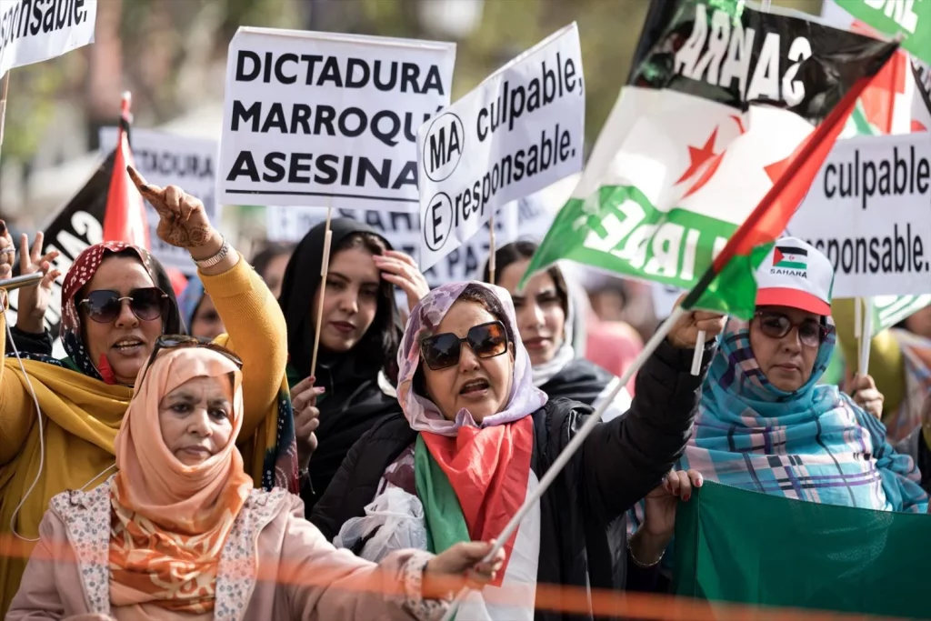 EuropaPress 6344486 varias personas manifestacion autodeterminacion sahara occidental 16 Moncloa