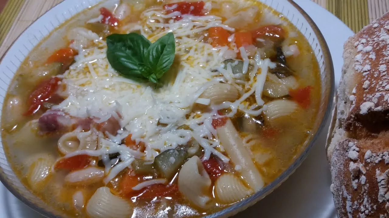 LOS INGREDIENTES CLAVE PARA UNA SOPA MINESTRONE PERFECTA