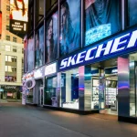 Skechers no solo tiene zapatillas: echa un ojo al chaleco resistente y cómodo que venden