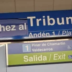 El activismo urbano señala a Pedro Sánchez en la estación de metro de Tribunal