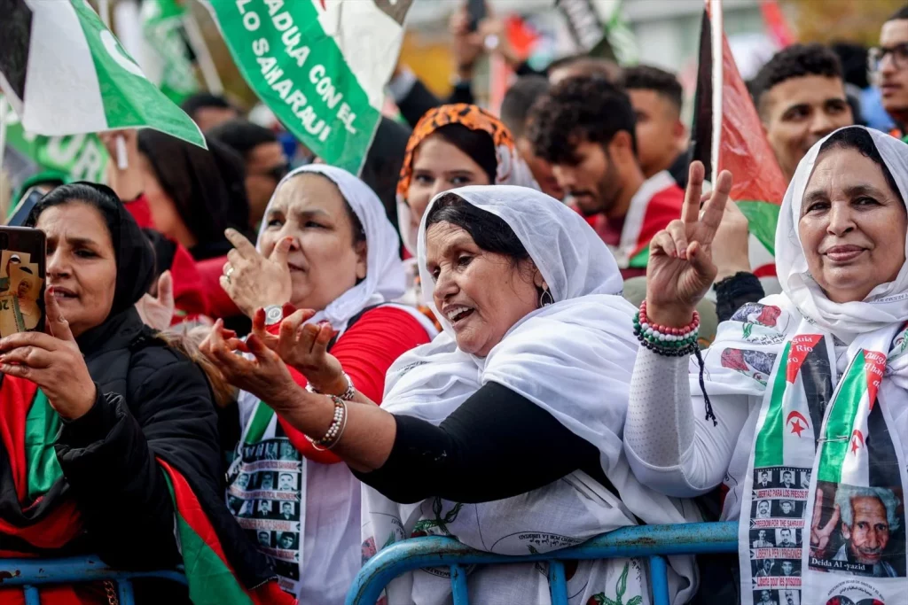 EuropaPress 4805863 varias mujeres saharauis protestan manifestacion exigir derecho Moncloa