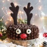 Prepara con los más peques de la casa esta tarta de reno de chocolate para Navidad