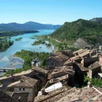 Las calles empedradas de este pueblo aragonés cuentan historias de otra época