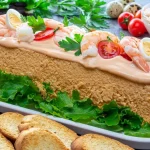 Prepara este pastel de pescado y deja a toda la familia boquiabierta esta Navidad