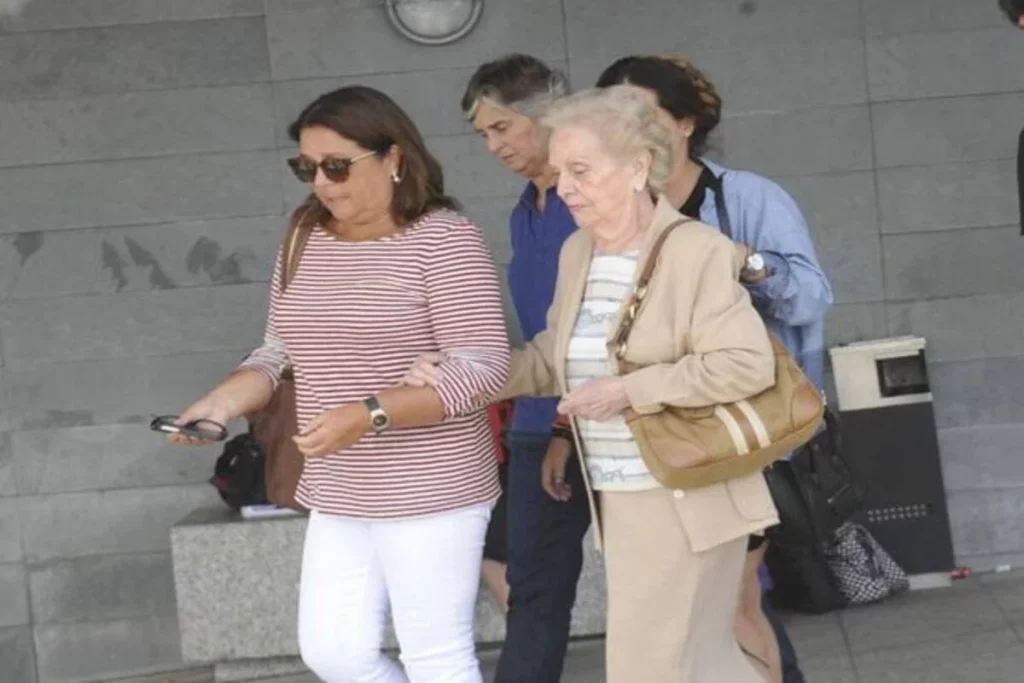 Primitiva Renedo y su hija Dolores Ortega, accionistas de Inditex.