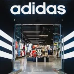 Adidas lanza su oferta del año: unas zapatillas retro con descuento