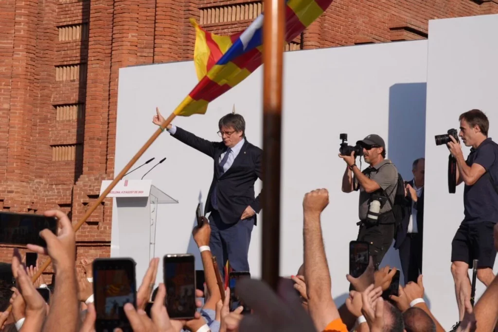 Puigdemont, en su vuelta a Barcelona el pasado verano el mismo día de la investidura de Salvador Illa a pesar de la orden de detención 