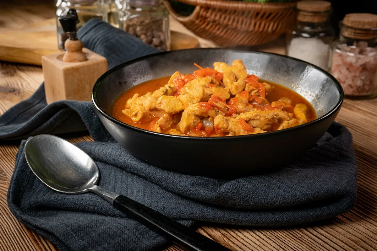 POR QUÉ EL FRICASÉ DE POLLO ES LA RECETA QUE TODOS DEBERÍAN PROBAR