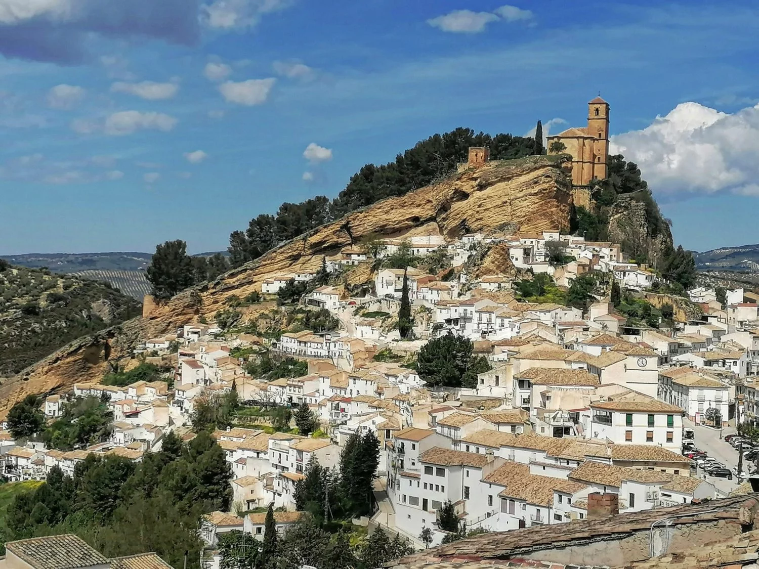 LA RUTA DE LOS PUEBLOS BLANCOS: TRADICIÓN Y BELLEZA EN ANDALUCÍA