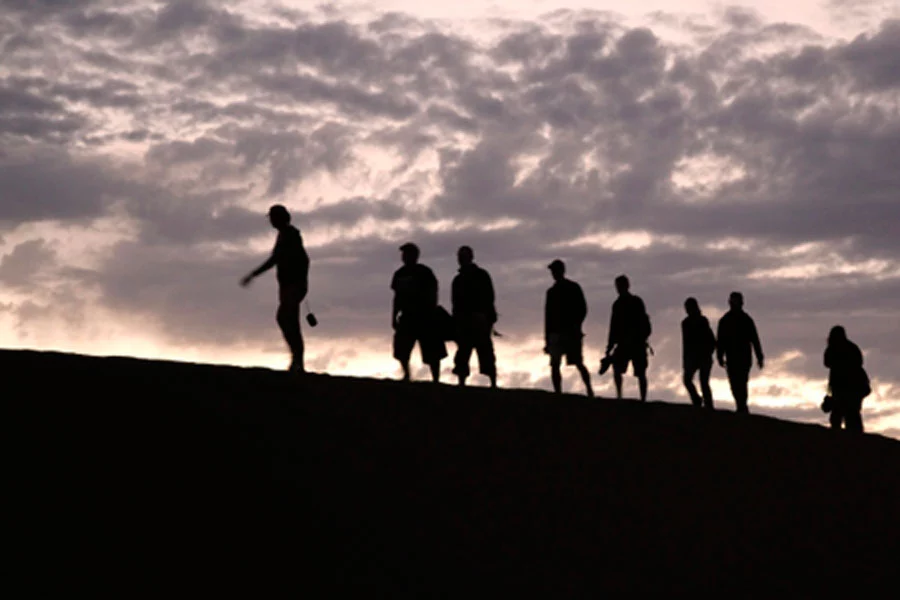 LA TENDENCIA DEL MINDFUL WALKING NIGHT EN ESPAÑA