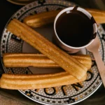 Disfruta del desayuno o merienda con estos churros caseros