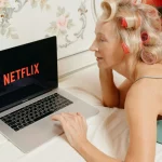 Netflix tiene para ti una comedia irreverente que rompe esquemas y te arranca carcajadas